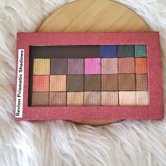 Revlon Prismatic Eyeshadows Depotted. - Picture 1 of 4